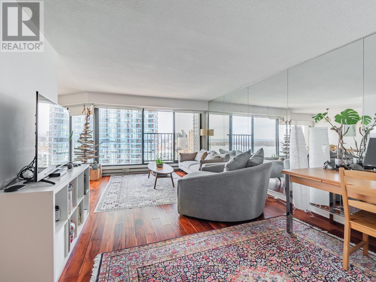 2204 - 65 Harbour Square, Toronto (waterfront Communities), Ontario