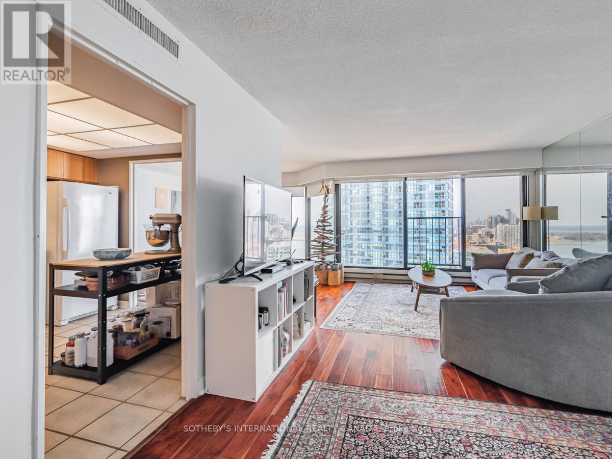 2204 - 65 Harbour Square, Toronto (waterfront Communities), Ontario