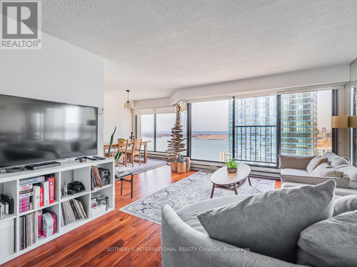 2204 - 65 Harbour Square, Toronto (waterfront Communities), Ontario