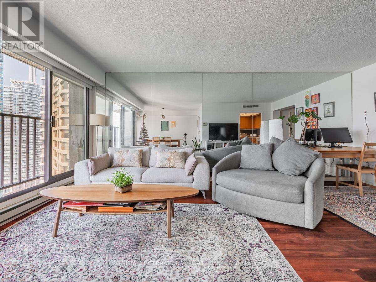 2204 - 65 Harbour Square, Toronto (waterfront Communities), Ontario