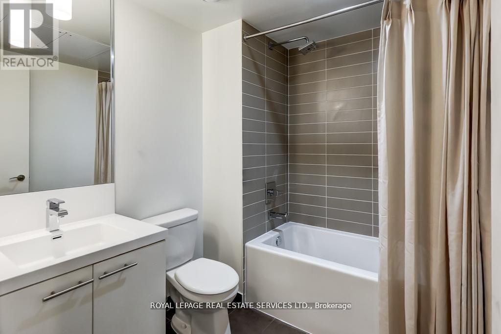 201 - 1 Valhalla Inn Road, Toronto (islington-city Centre West), Ontario