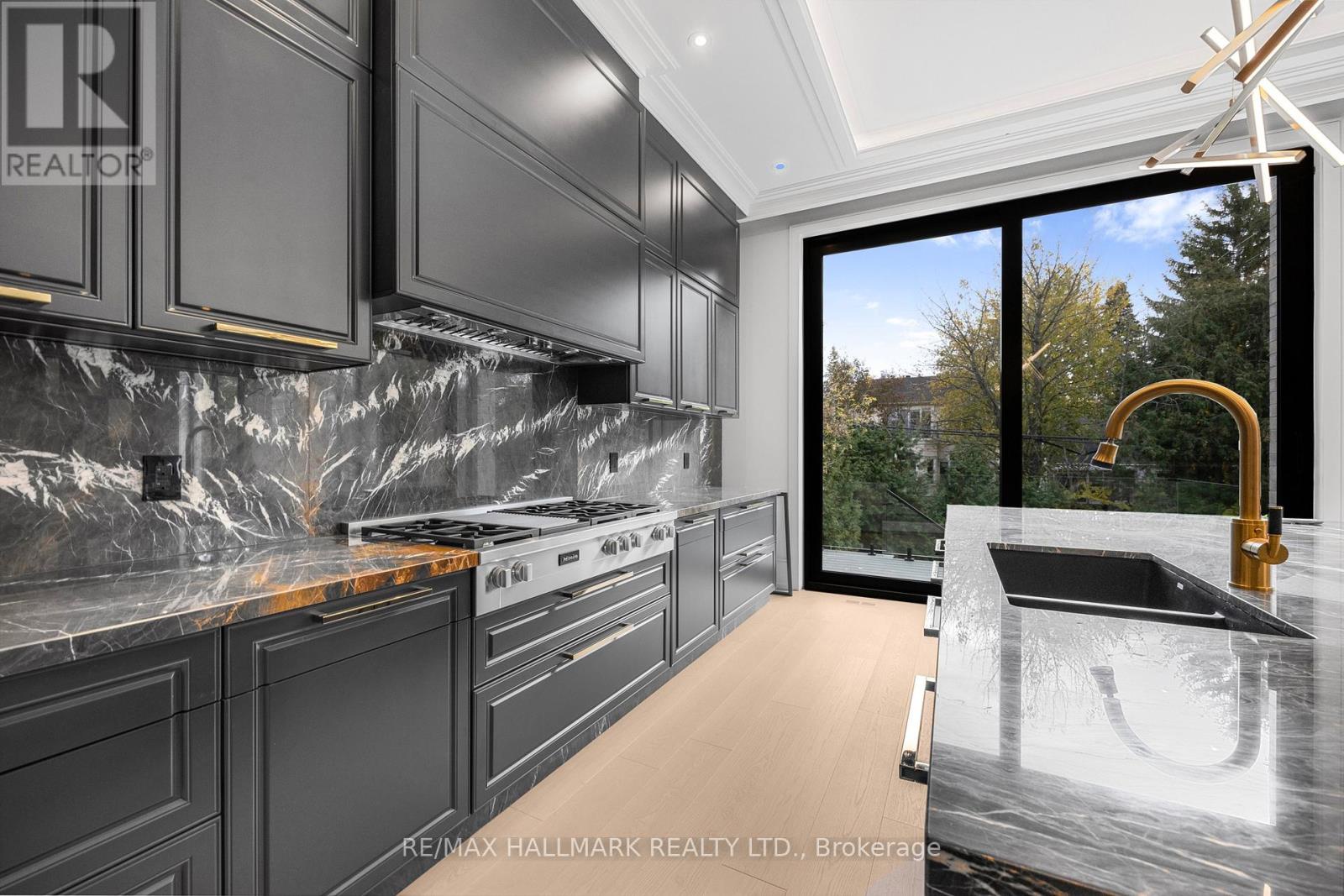 287 Hillcrest Avenue, Toronto (willowdale East), Ontario