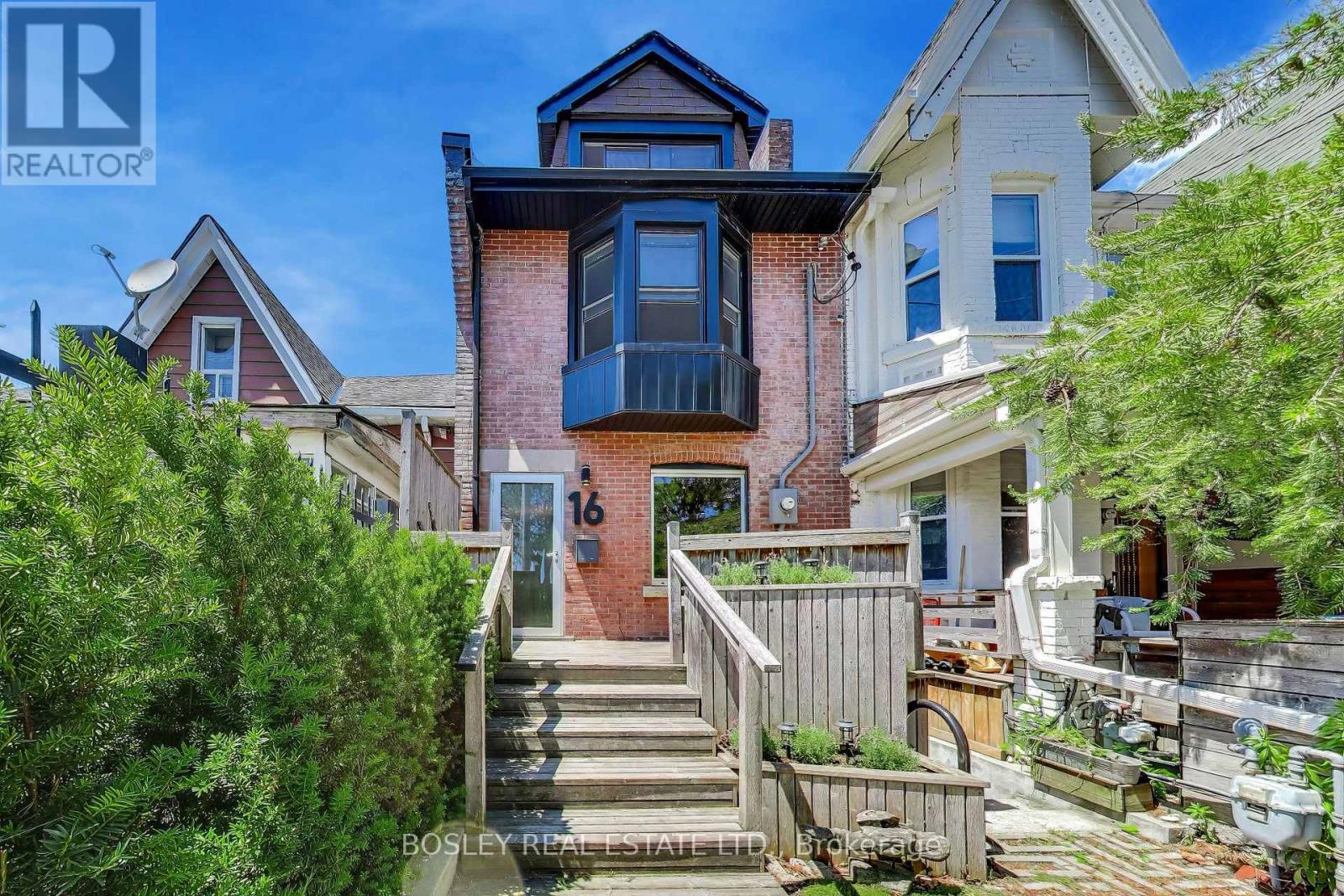 16 St Clarens Avenue, Toronto (little Portugal), Ontario