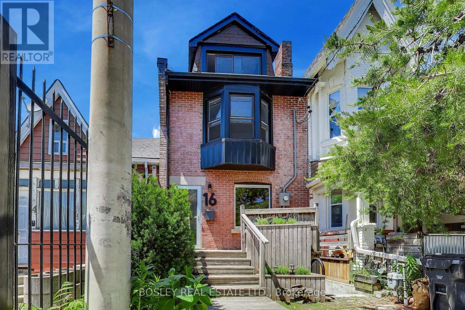16 St Clarens Avenue, Toronto (little Portugal), Ontario