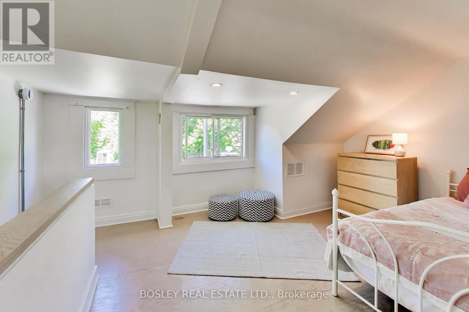 16 St Clarens Avenue, Toronto (little Portugal), Ontario