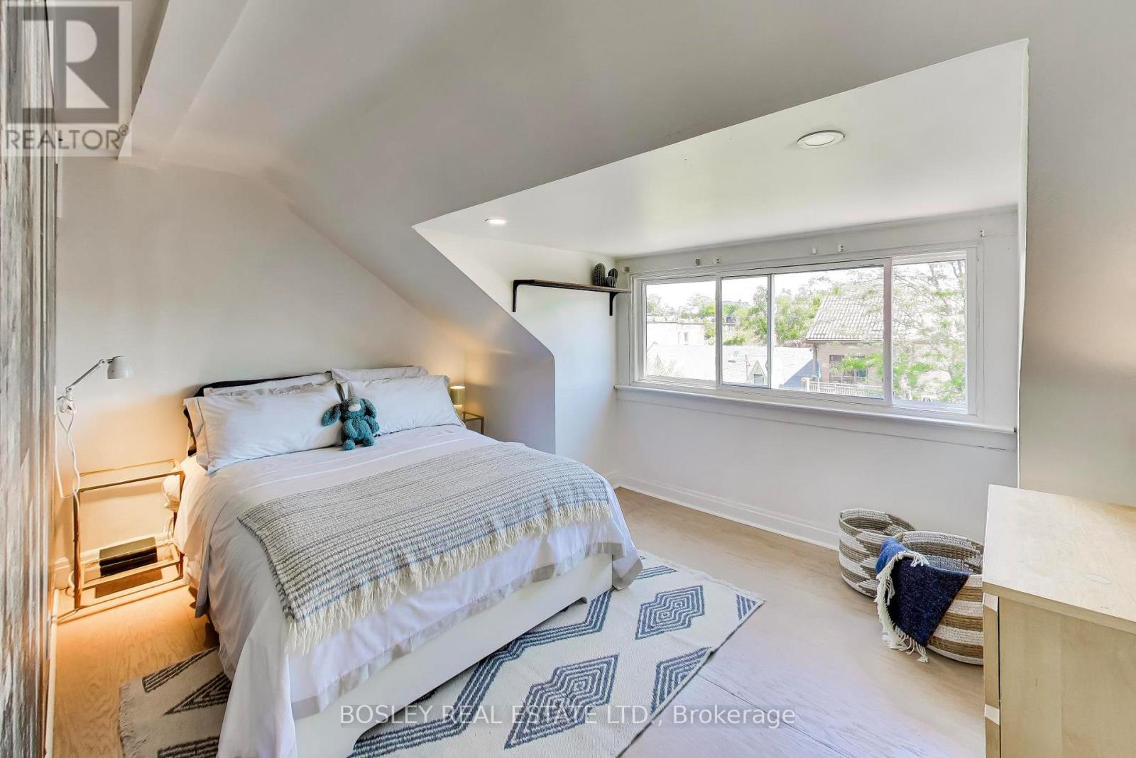 16 St Clarens Avenue, Toronto (little Portugal), Ontario