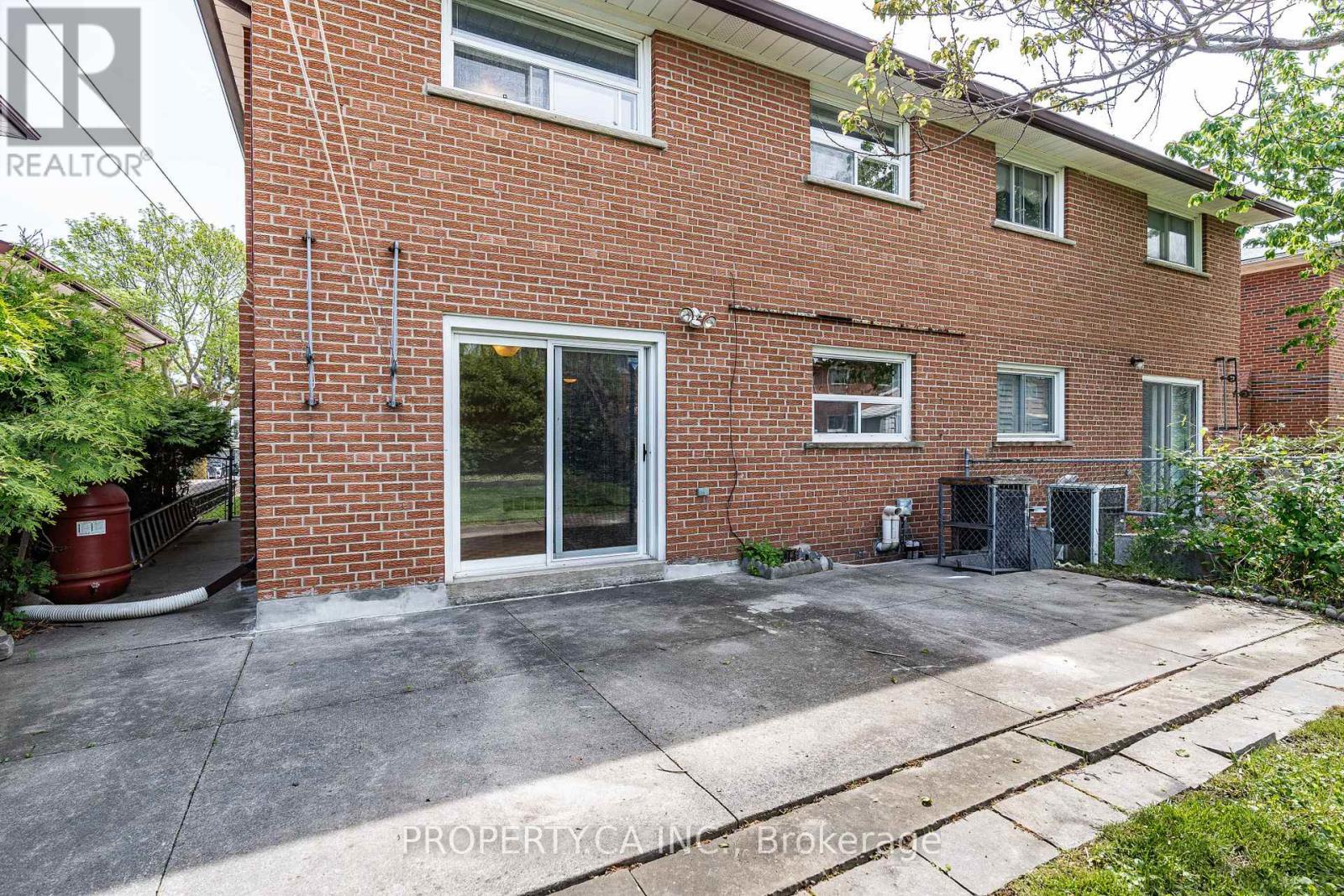 48 Navaho Drive, Toronto (pleasant View), Ontario