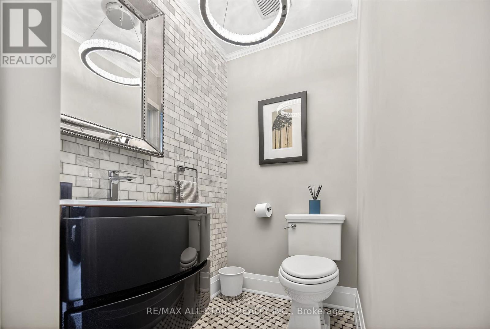 30 Edgewood Crescent, Toronto (rosedale-moore Park), Ontario