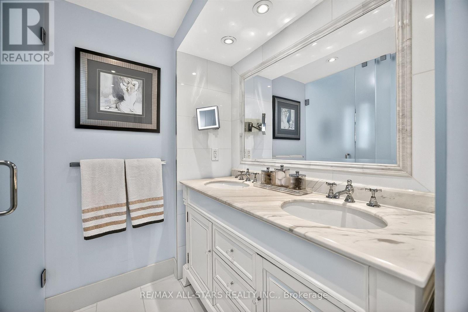 30 Edgewood Crescent, Toronto (rosedale-moore Park), Ontario