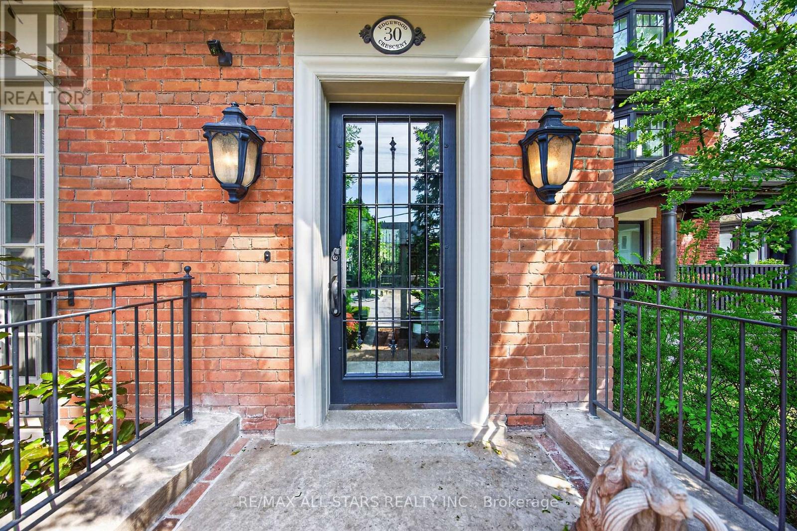 30 Edgewood Crescent, Toronto (rosedale-moore Park), Ontario