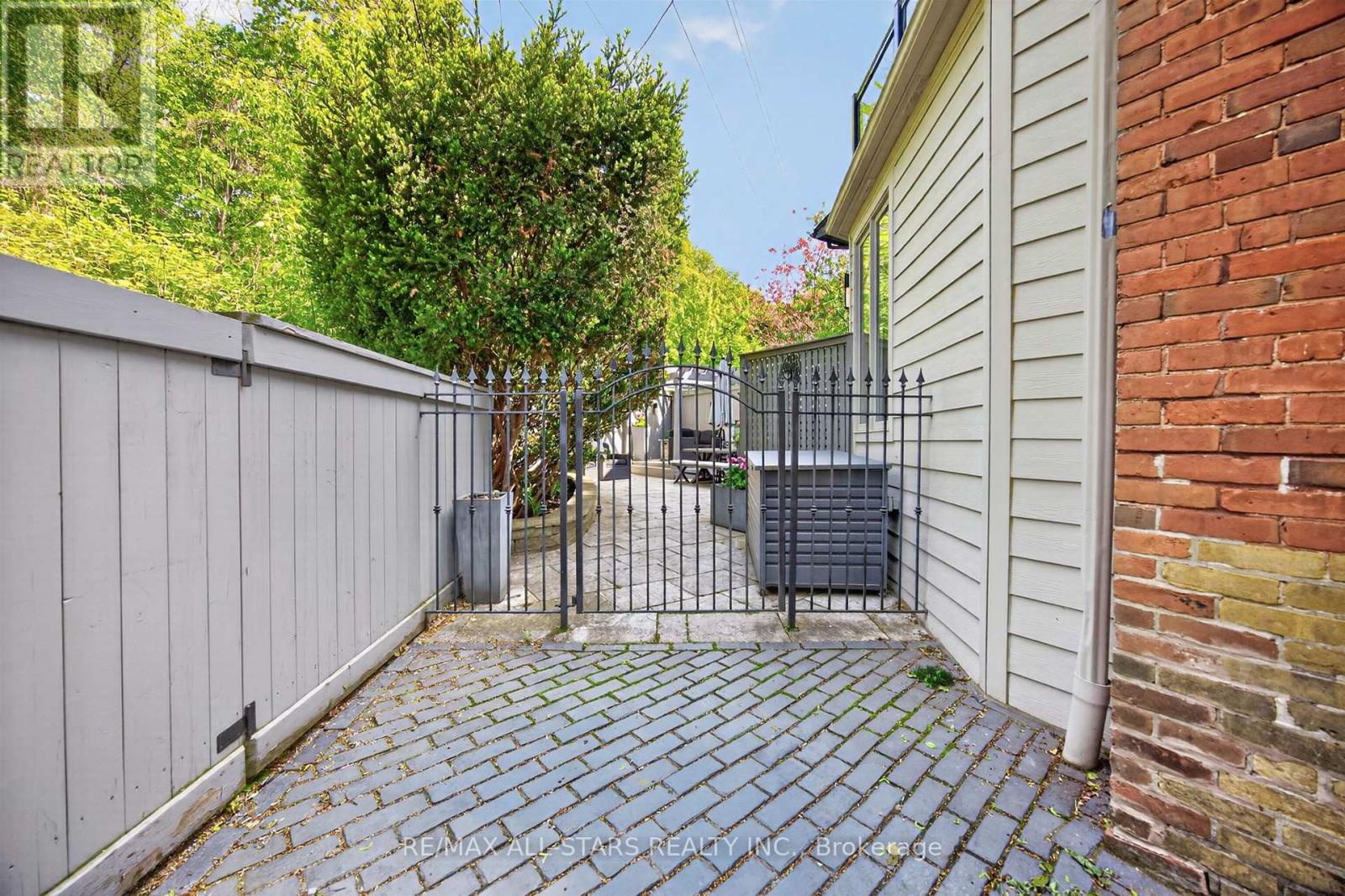 30 Edgewood Crescent, Toronto (rosedale-moore Park), Ontario