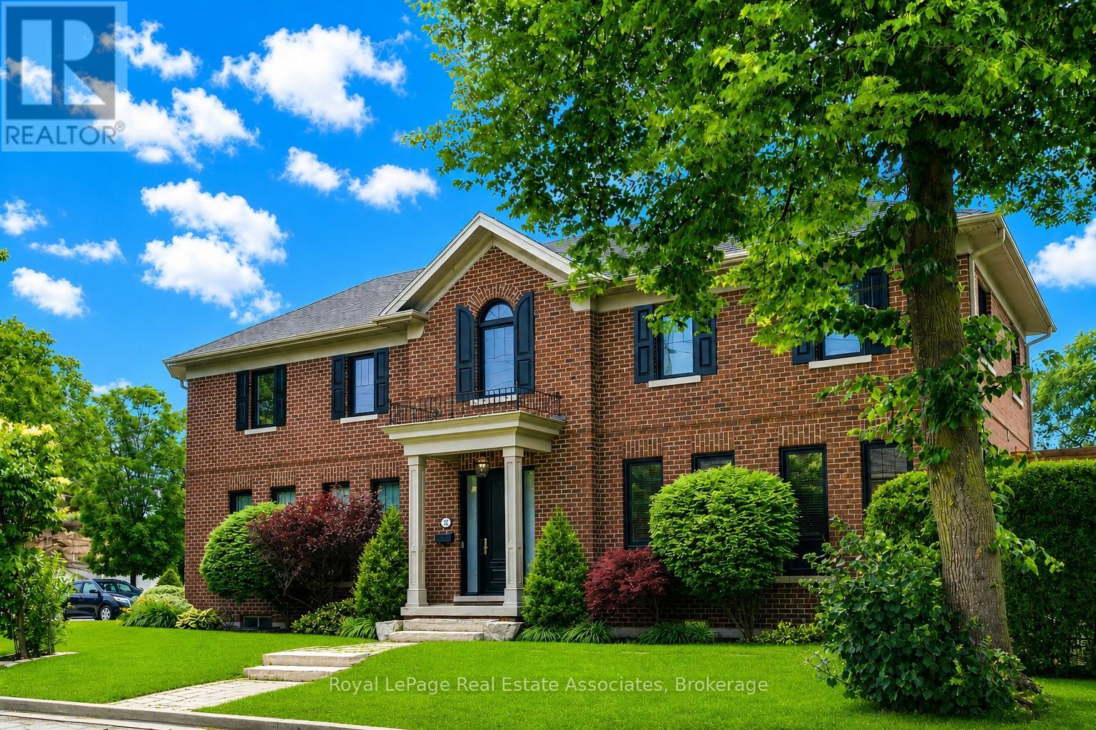 32 Jopling Avenue N, Toronto (islington-city Centre West), Ontario