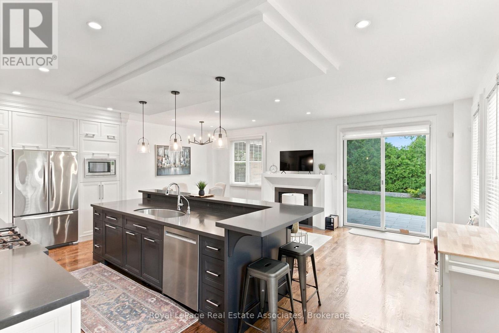32 Jopling Avenue N, Toronto (islington-city Centre West), Ontario