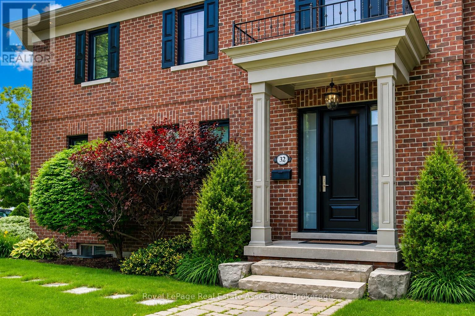32 Jopling Avenue N, Toronto (islington-city Centre West), Ontario