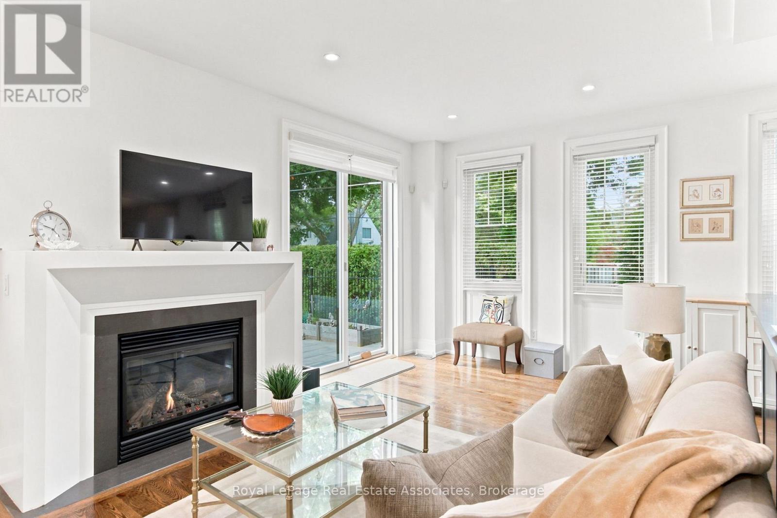 32 Jopling Avenue N, Toronto (islington-city Centre West), Ontario