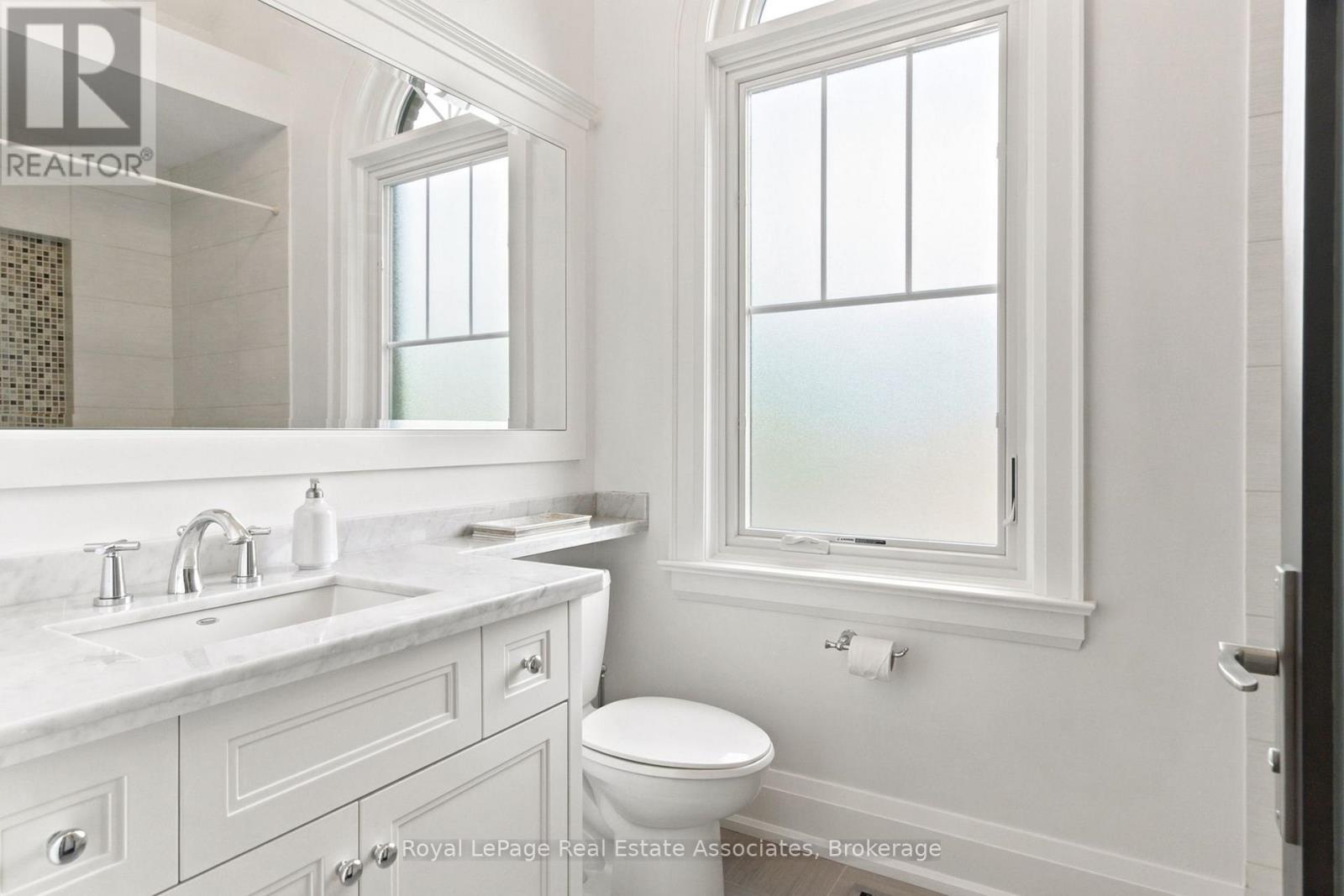 32 Jopling Avenue N, Toronto (islington-city Centre West), Ontario