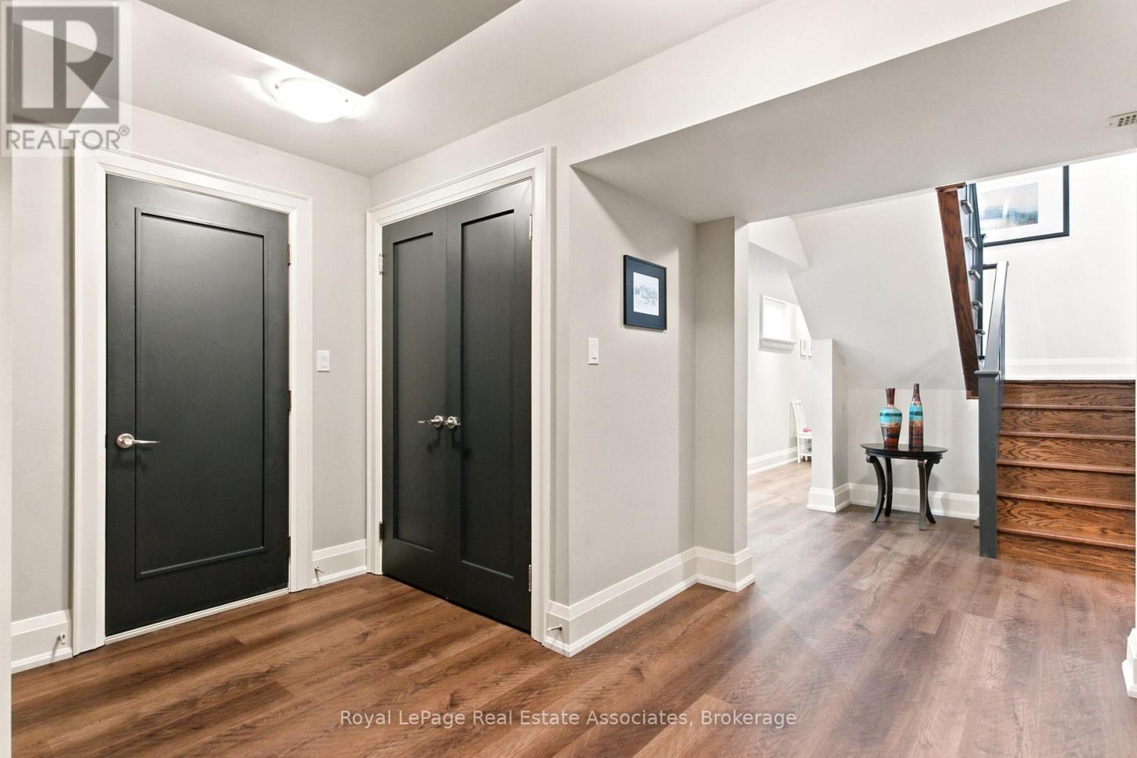 32 Jopling Avenue N, Toronto (islington-city Centre West), Ontario