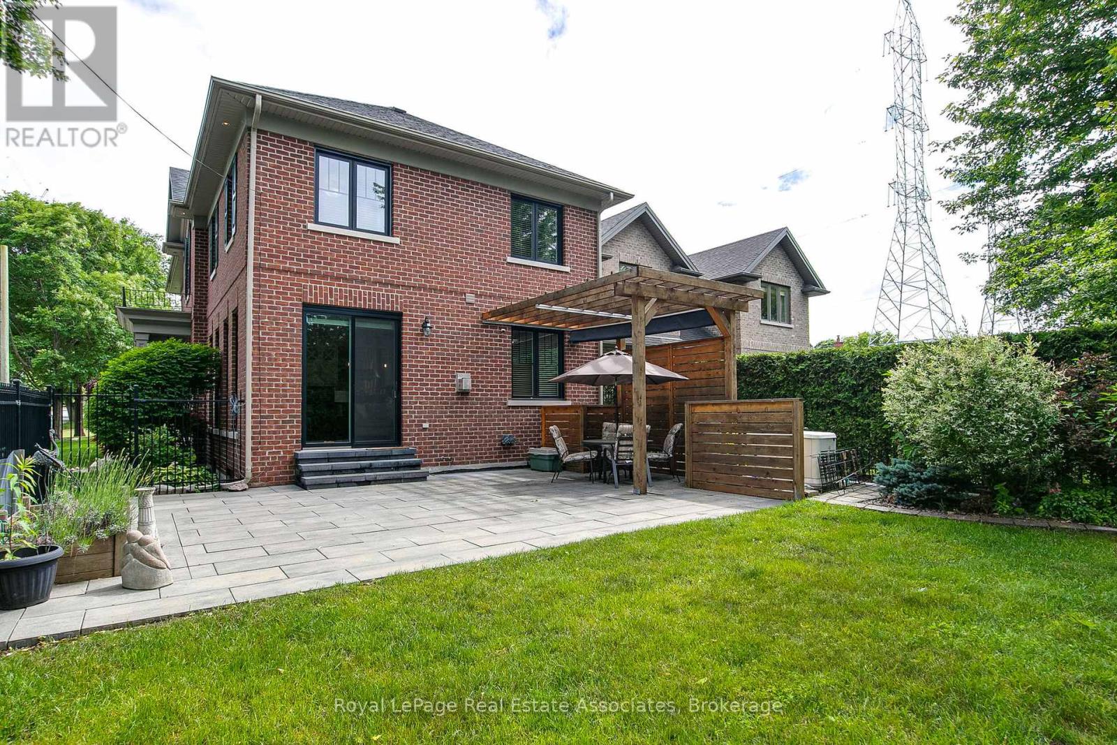 32 Jopling Avenue N, Toronto (islington-city Centre West), Ontario