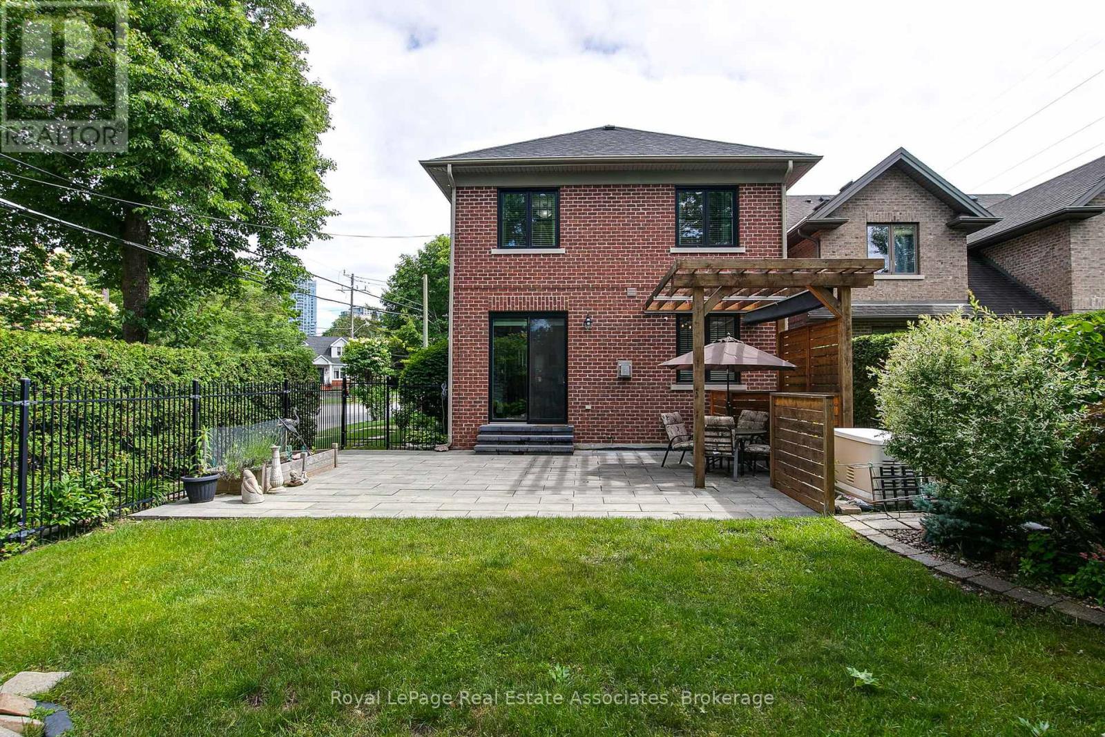 32 Jopling Avenue N, Toronto (islington-city Centre West), Ontario