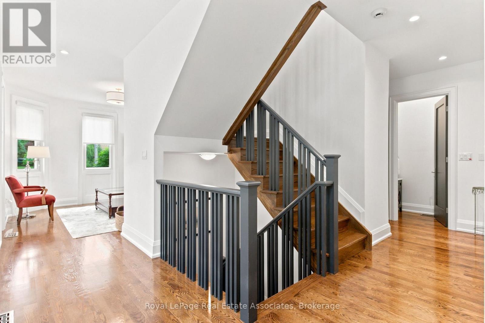 32 Jopling Avenue N, Toronto (islington-city Centre West), Ontario