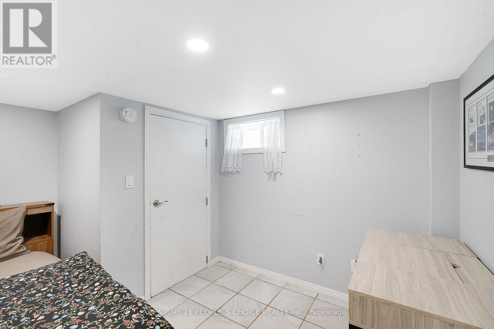 150 Spears Street, Toronto (rockcliffe-smythe), Ontario
