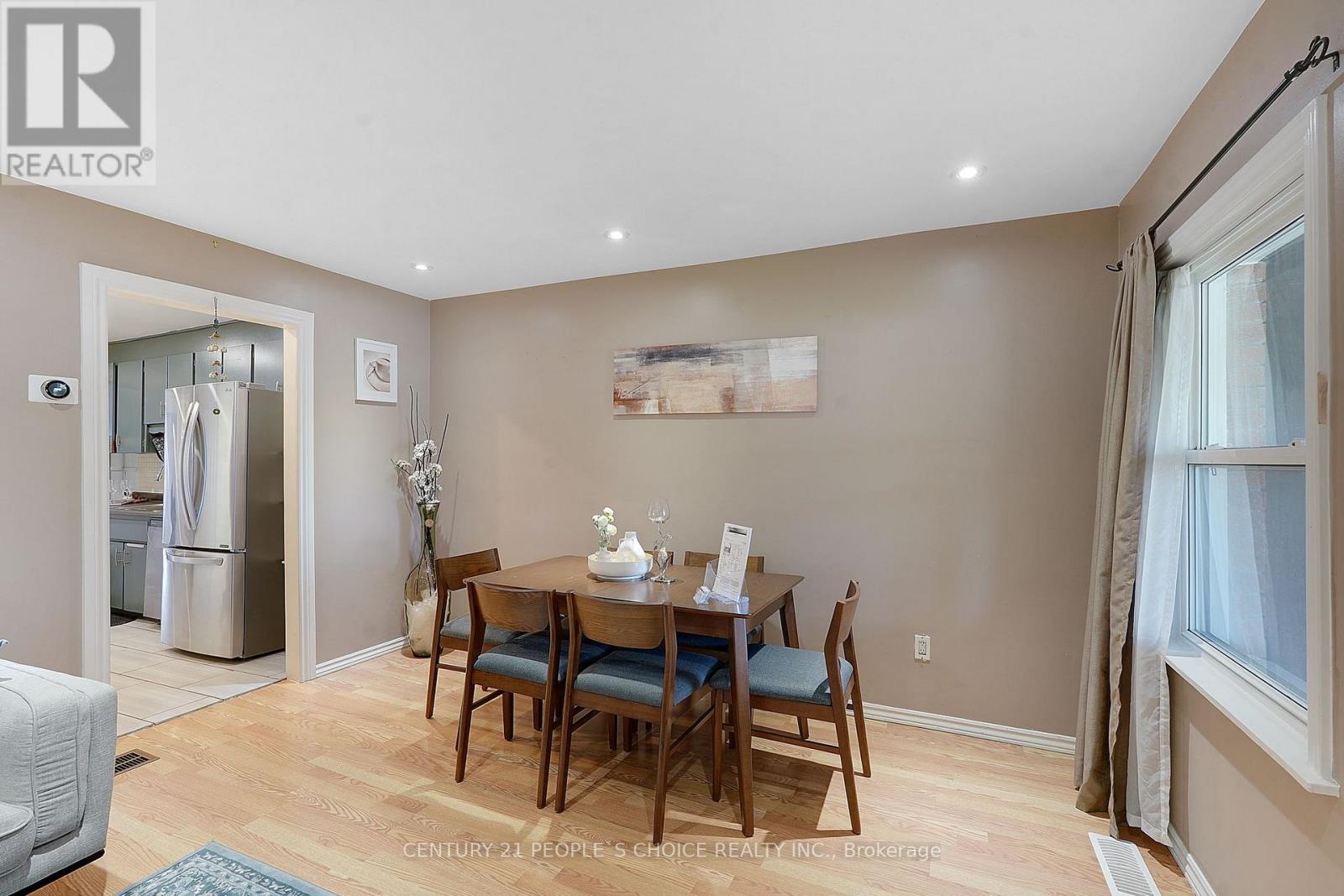 150 Spears Street, Toronto (rockcliffe-smythe), Ontario