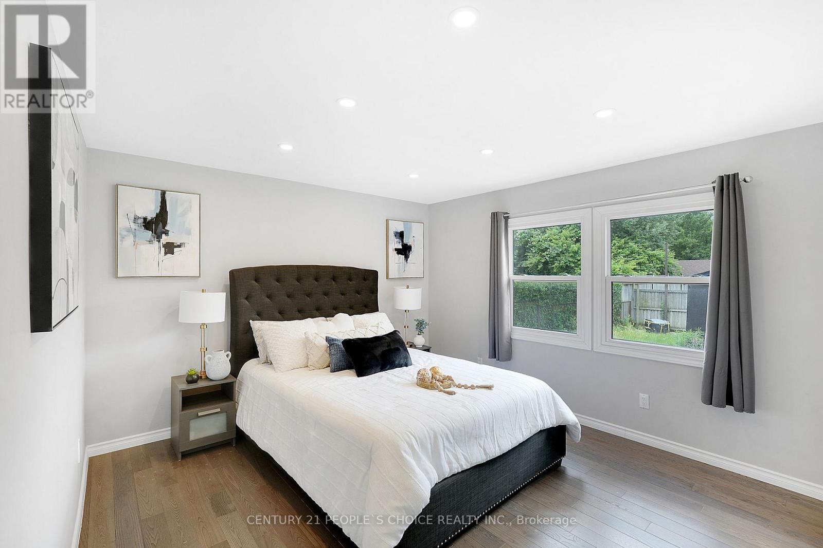 150 Spears Street, Toronto (rockcliffe-smythe), Ontario