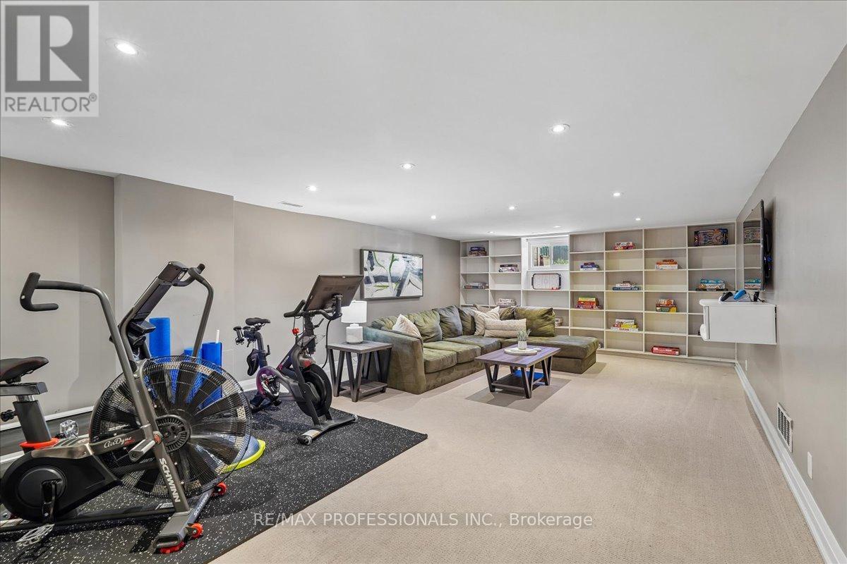 28 Spring Garden Road, Toronto (stonegate-queensway), Ontario
