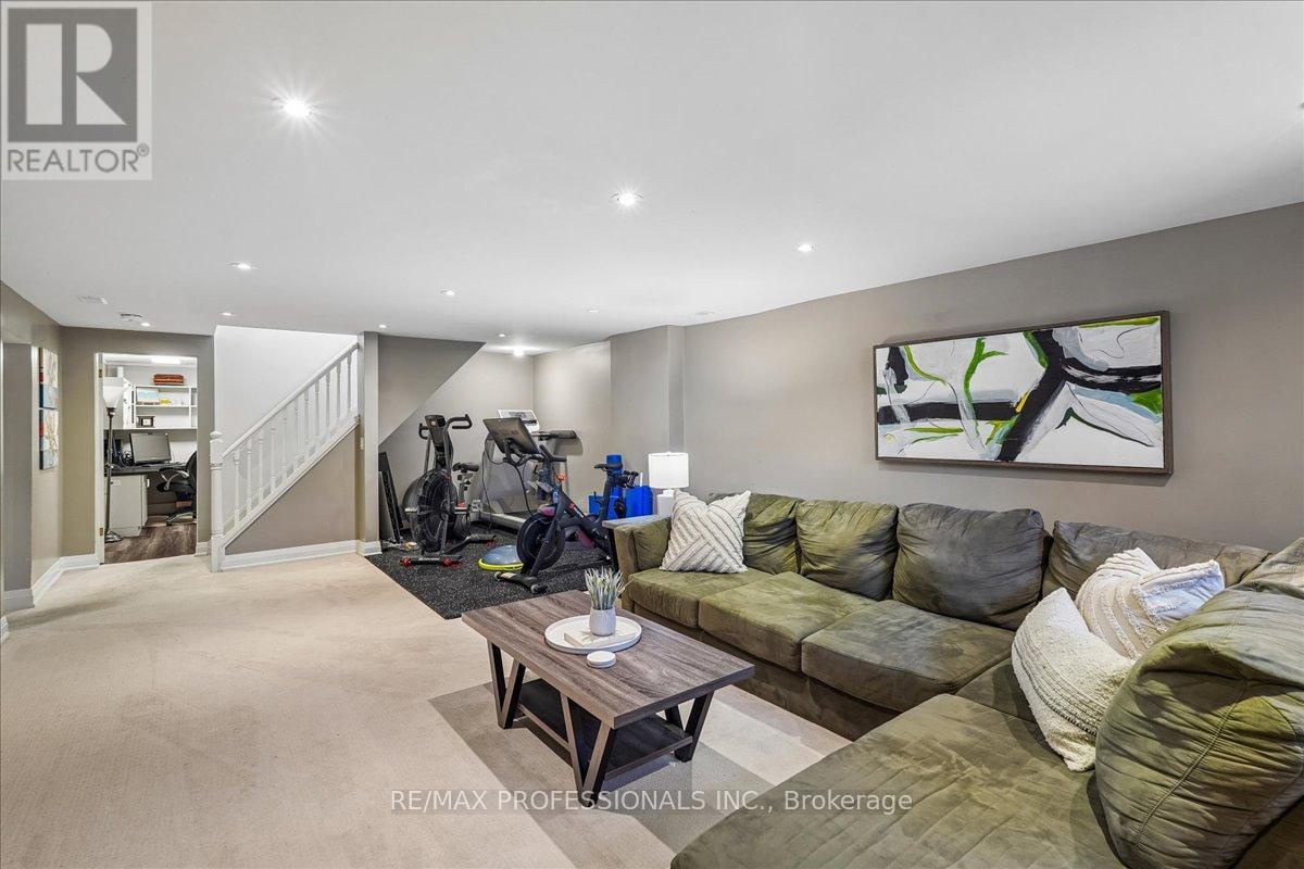 28 Spring Garden Road, Toronto (stonegate-queensway), Ontario