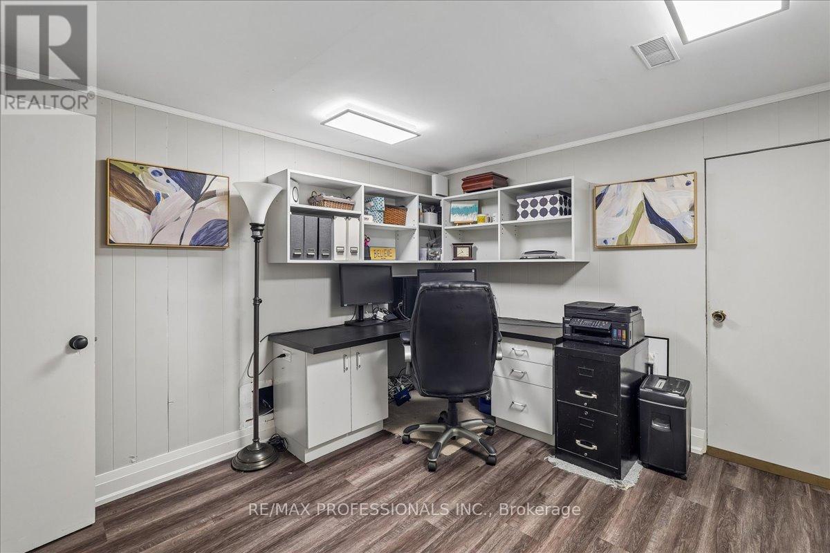 28 Spring Garden Road, Toronto (stonegate-queensway), Ontario