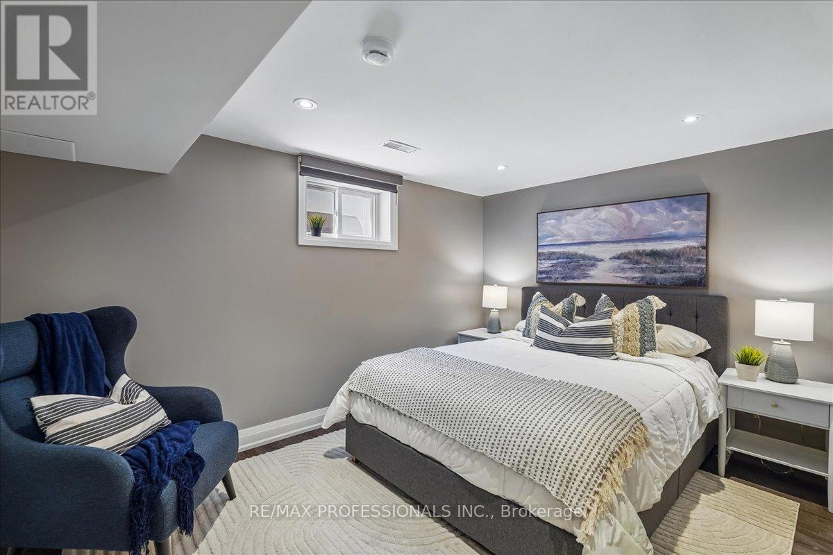 28 Spring Garden Road, Toronto (stonegate-queensway), Ontario