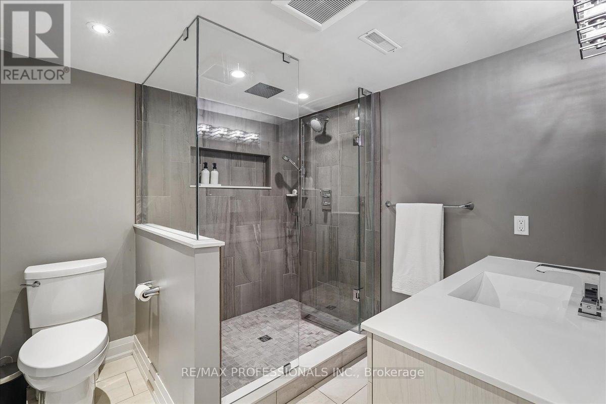 28 Spring Garden Road, Toronto (stonegate-queensway), Ontario