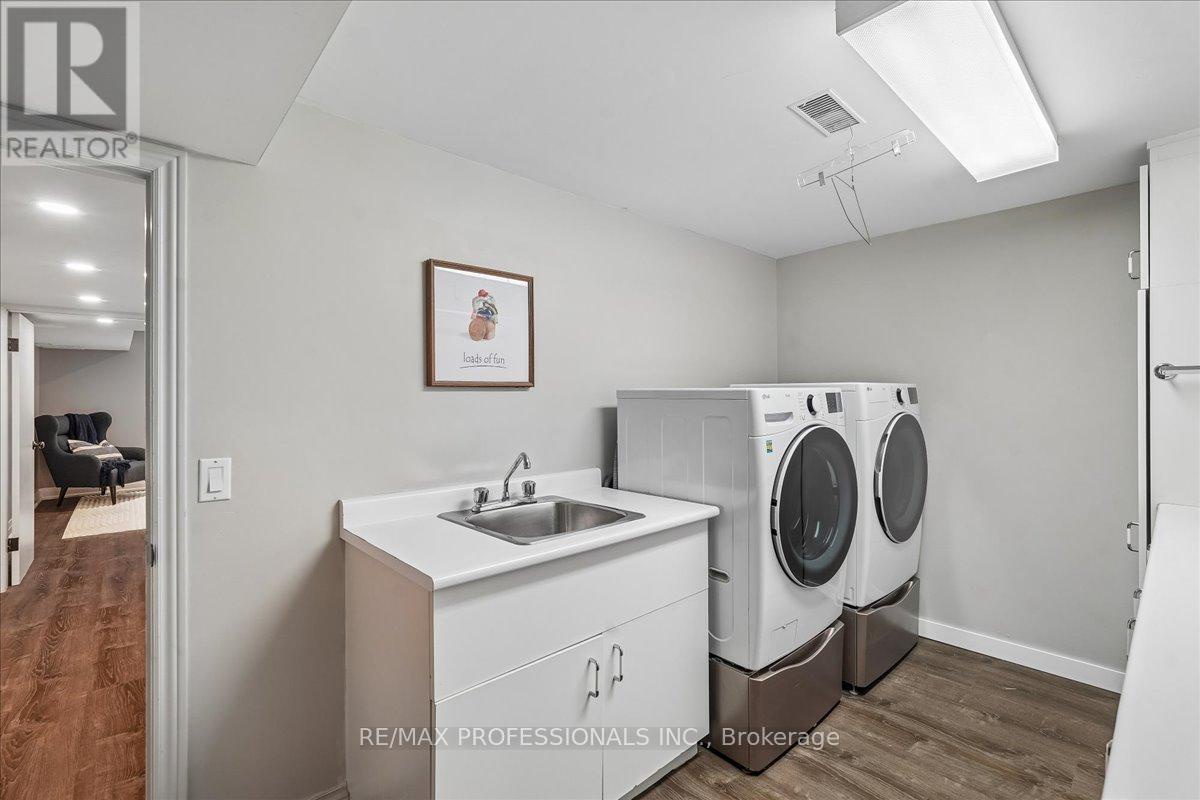 28 Spring Garden Road, Toronto (stonegate-queensway), Ontario