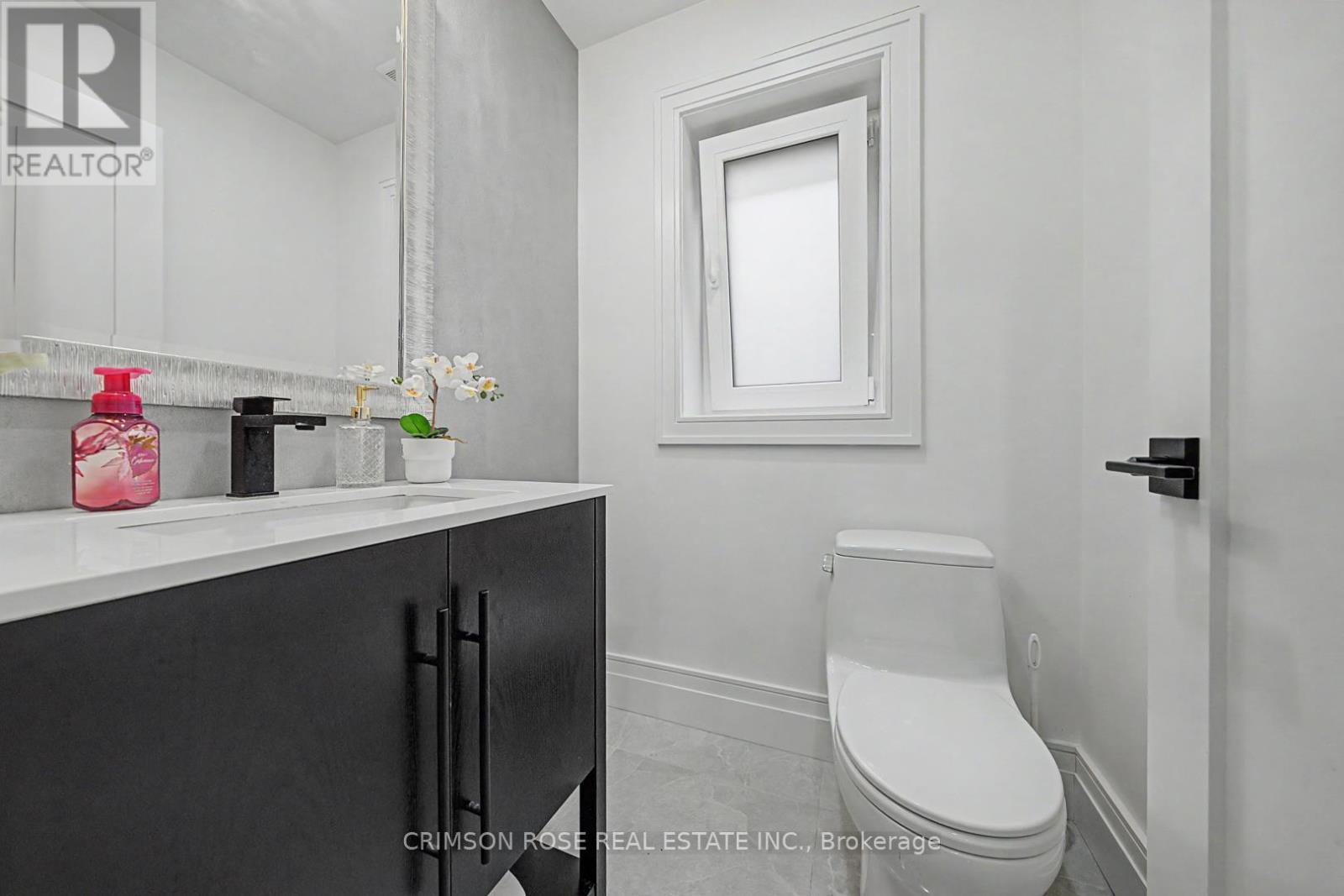 61 Mulgrove Drive, Toronto (etobicoke West Mall), Ontario