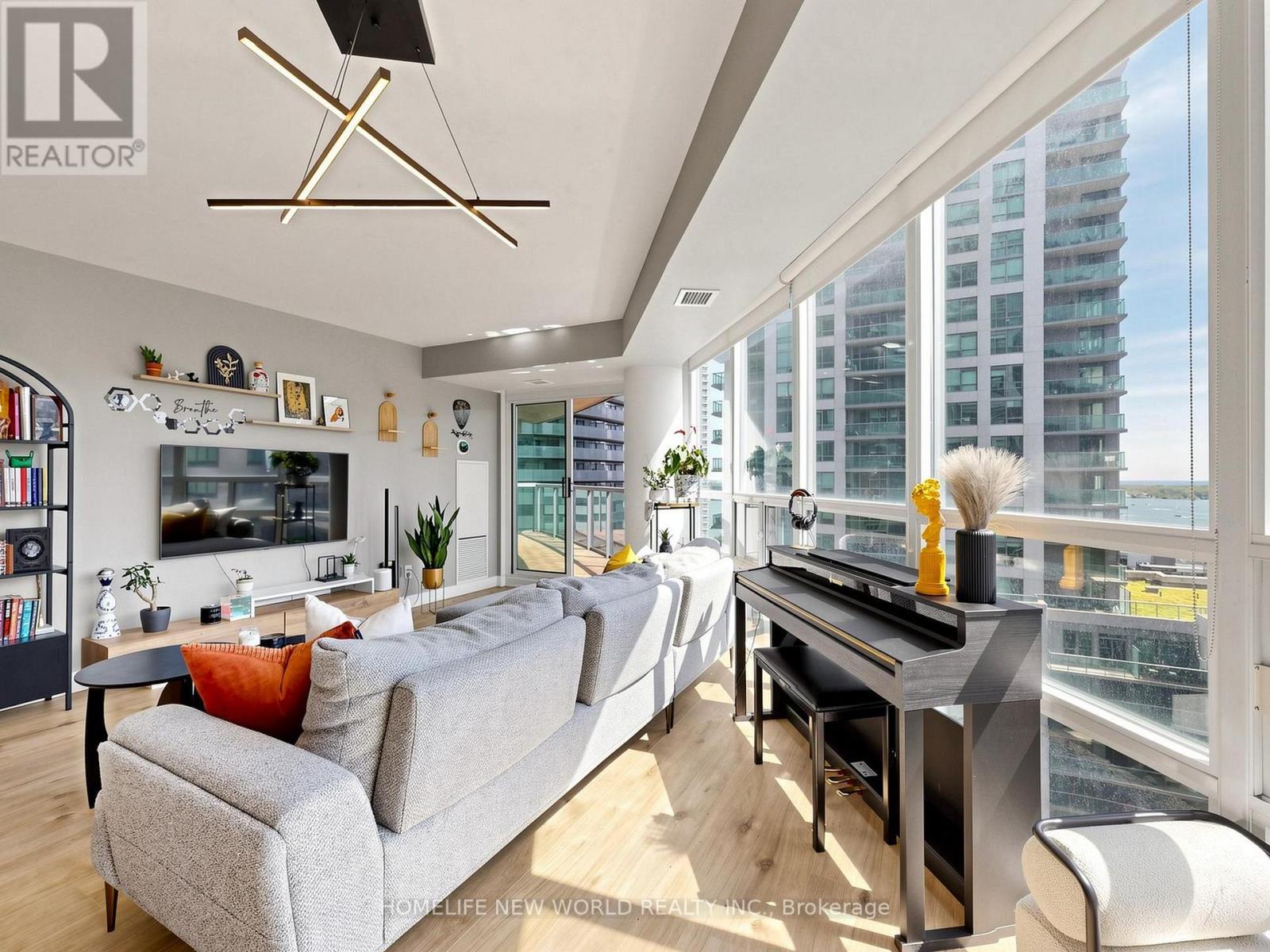 1911 - 30 Grand Trunk Crescent, Toronto (waterfront Communities), Ontario