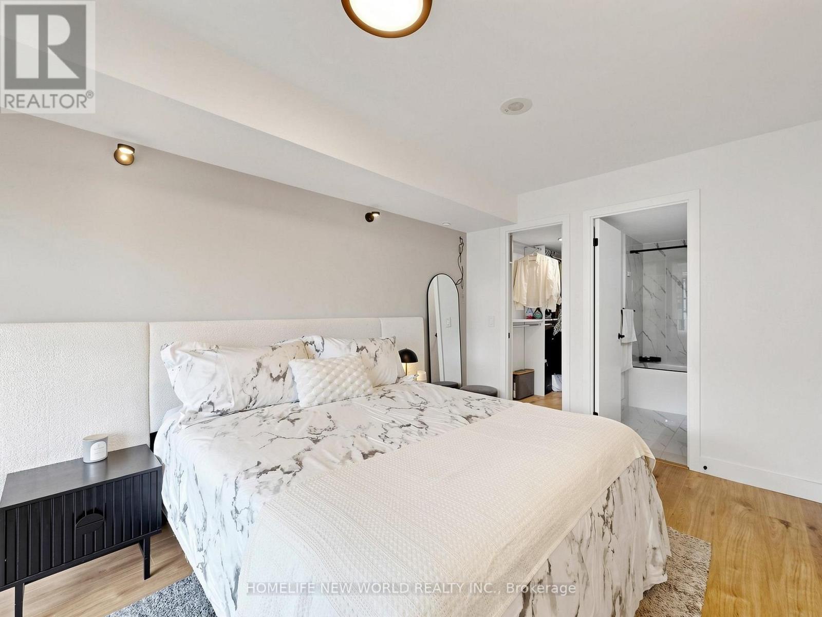 1911 - 30 Grand Trunk Crescent, Toronto (waterfront Communities), Ontario