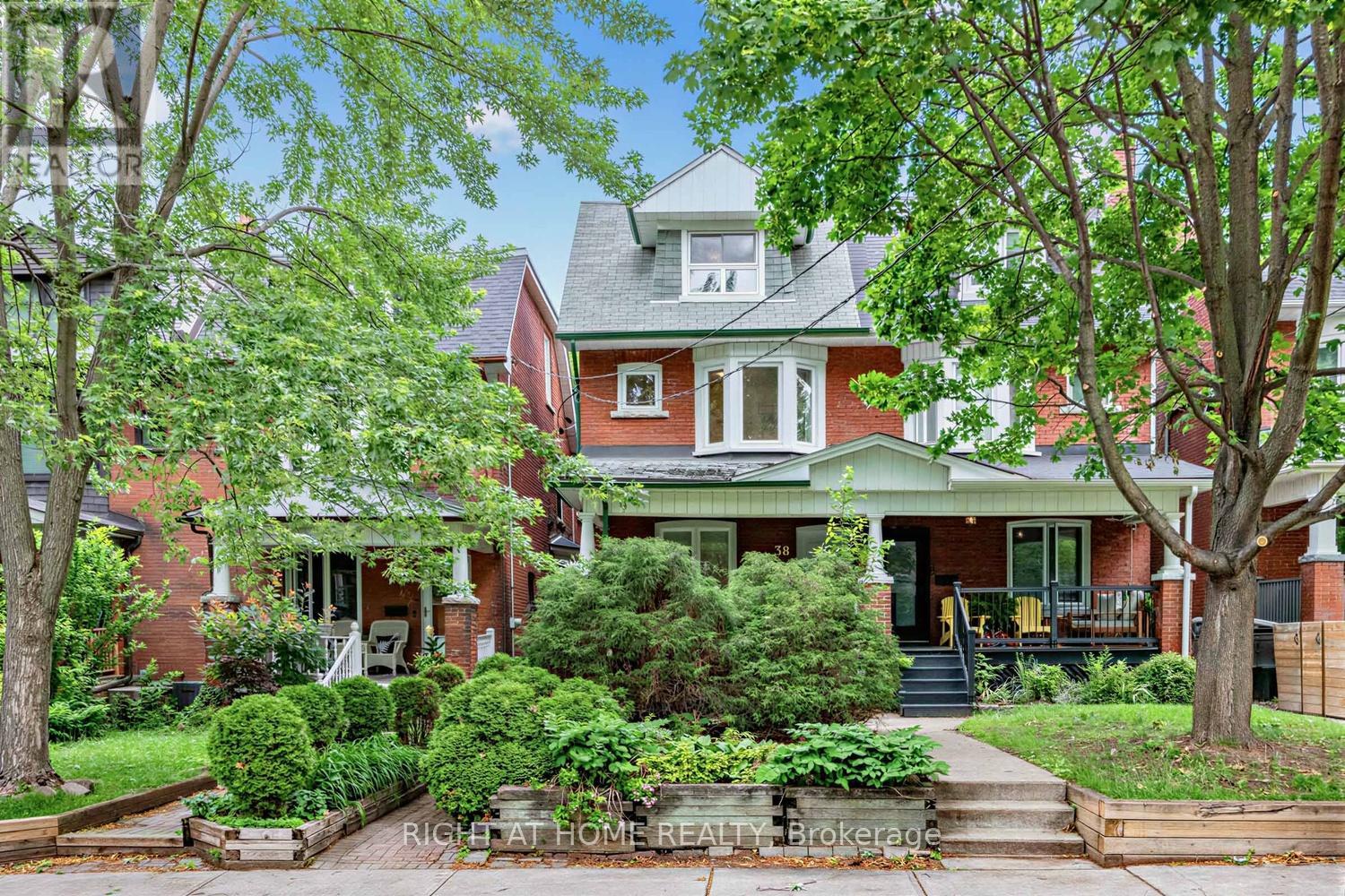38 Kenneth Avenue, Toronto (high Park North), Ontario