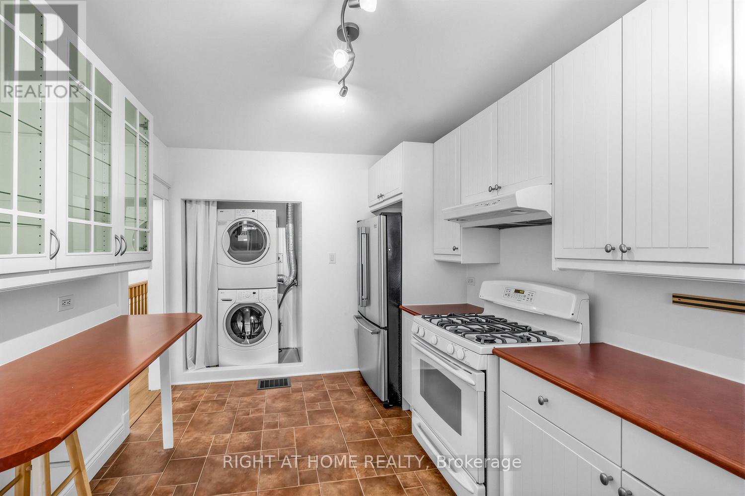 38 Kenneth Avenue, Toronto (high Park North), Ontario