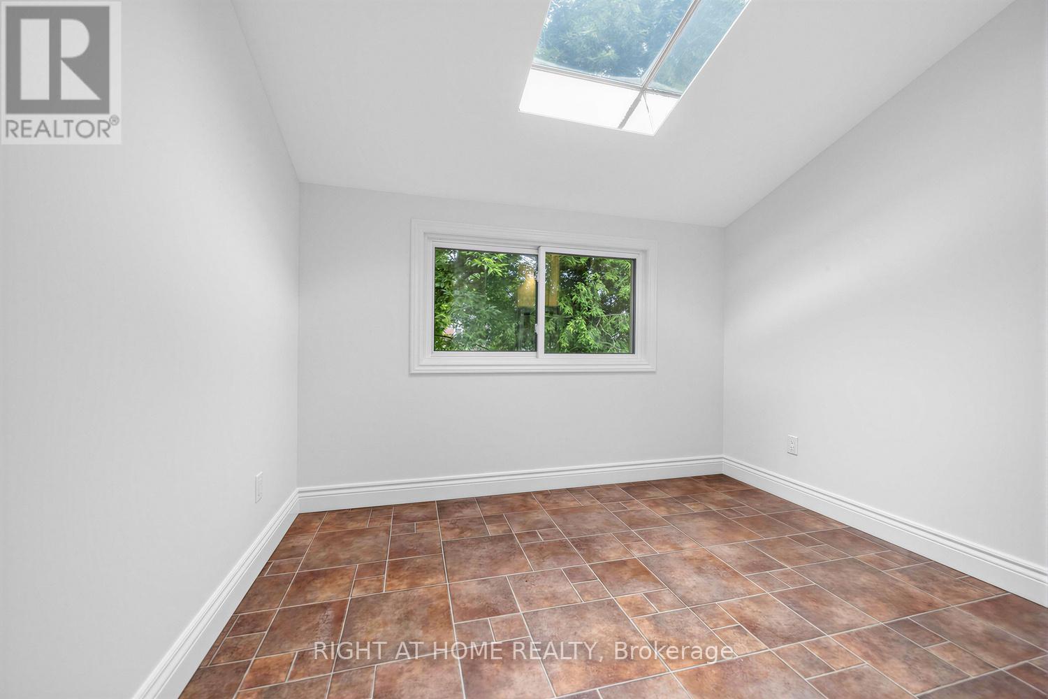38 Kenneth Avenue, Toronto (high Park North), Ontario