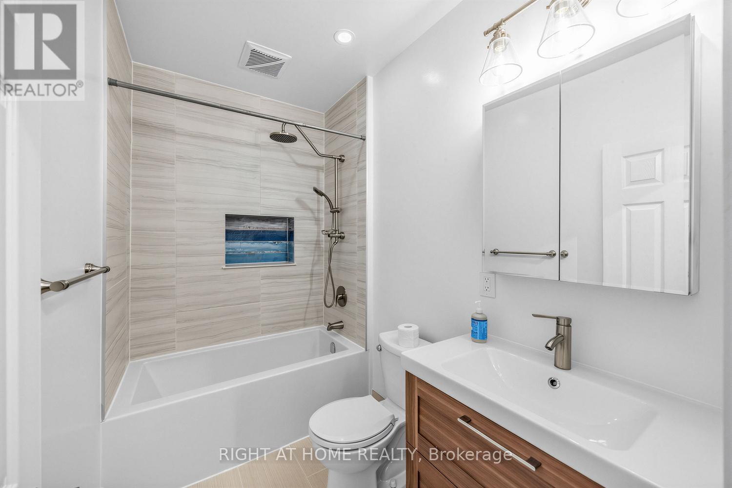 38 Kenneth Avenue, Toronto (high Park North), Ontario
