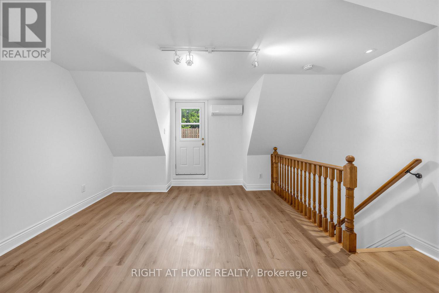 38 Kenneth Avenue, Toronto (high Park North), Ontario