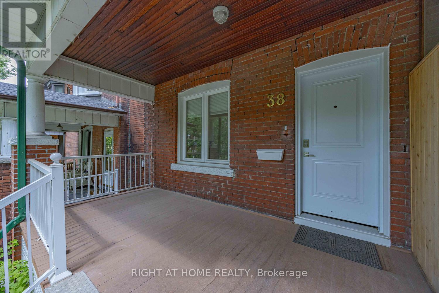 38 Kenneth Avenue, Toronto (high Park North), Ontario