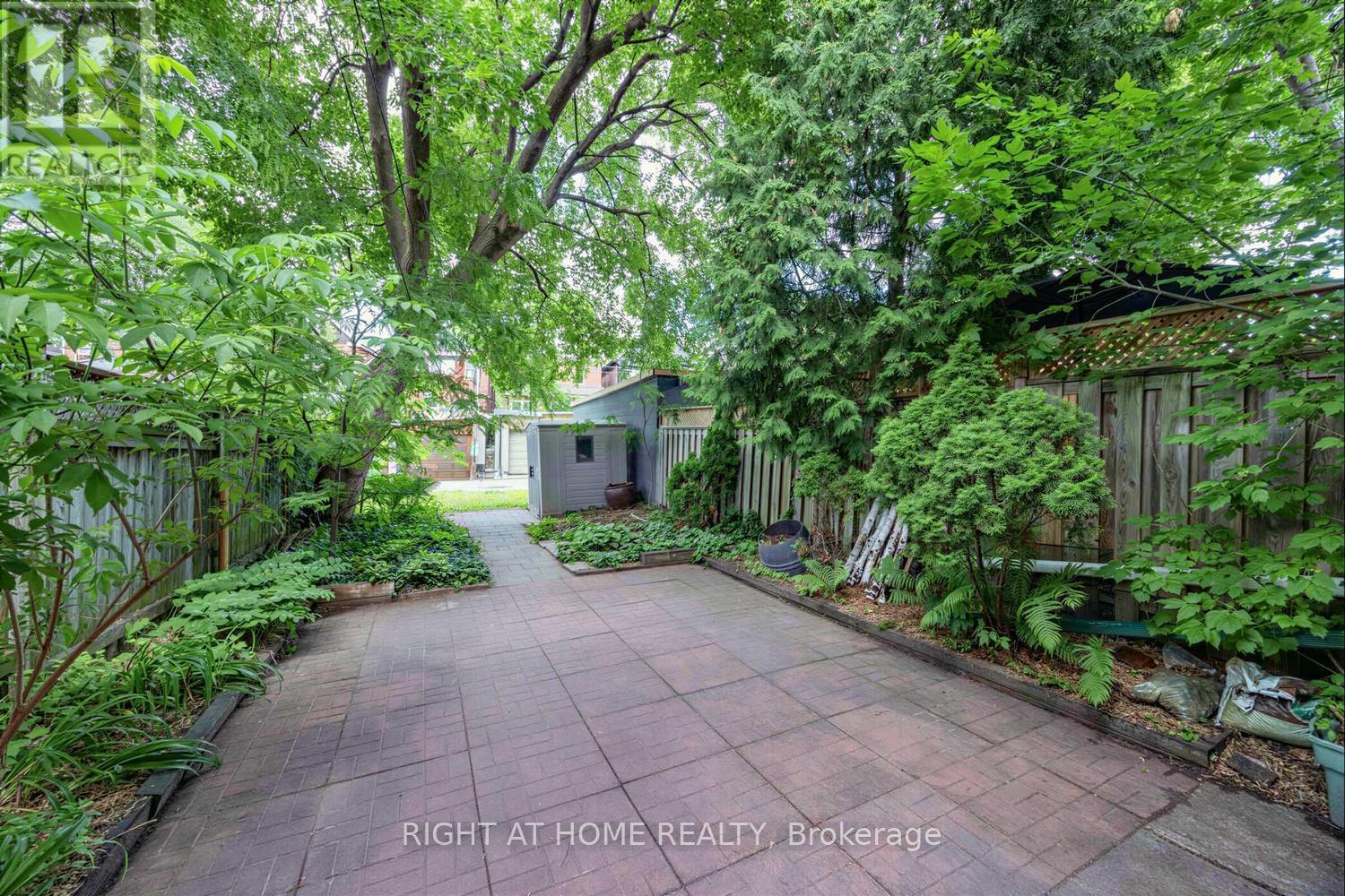 38 Kenneth Avenue, Toronto (high Park North), Ontario