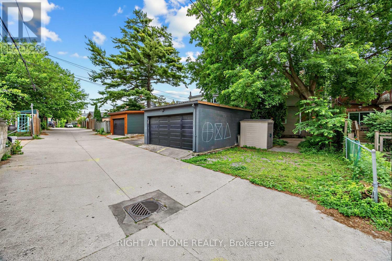 38 Kenneth Avenue, Toronto (high Park North), Ontario