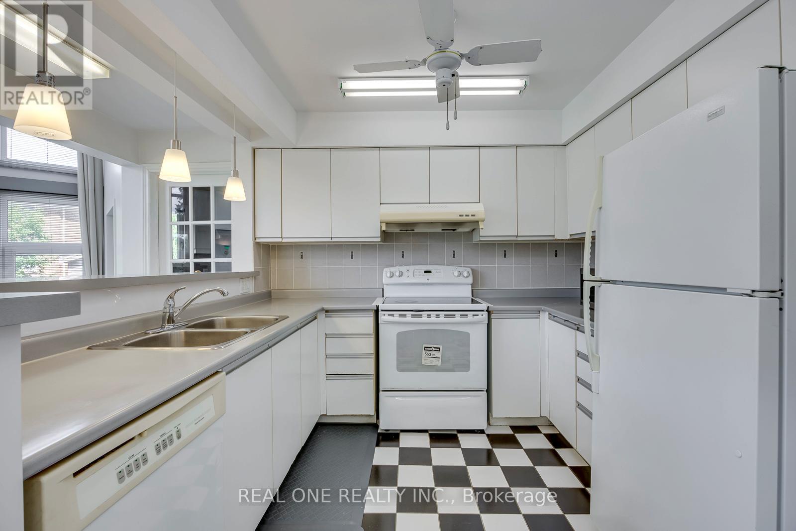 71 Stock Avenue, Toronto (islington-city Centre West), Ontario