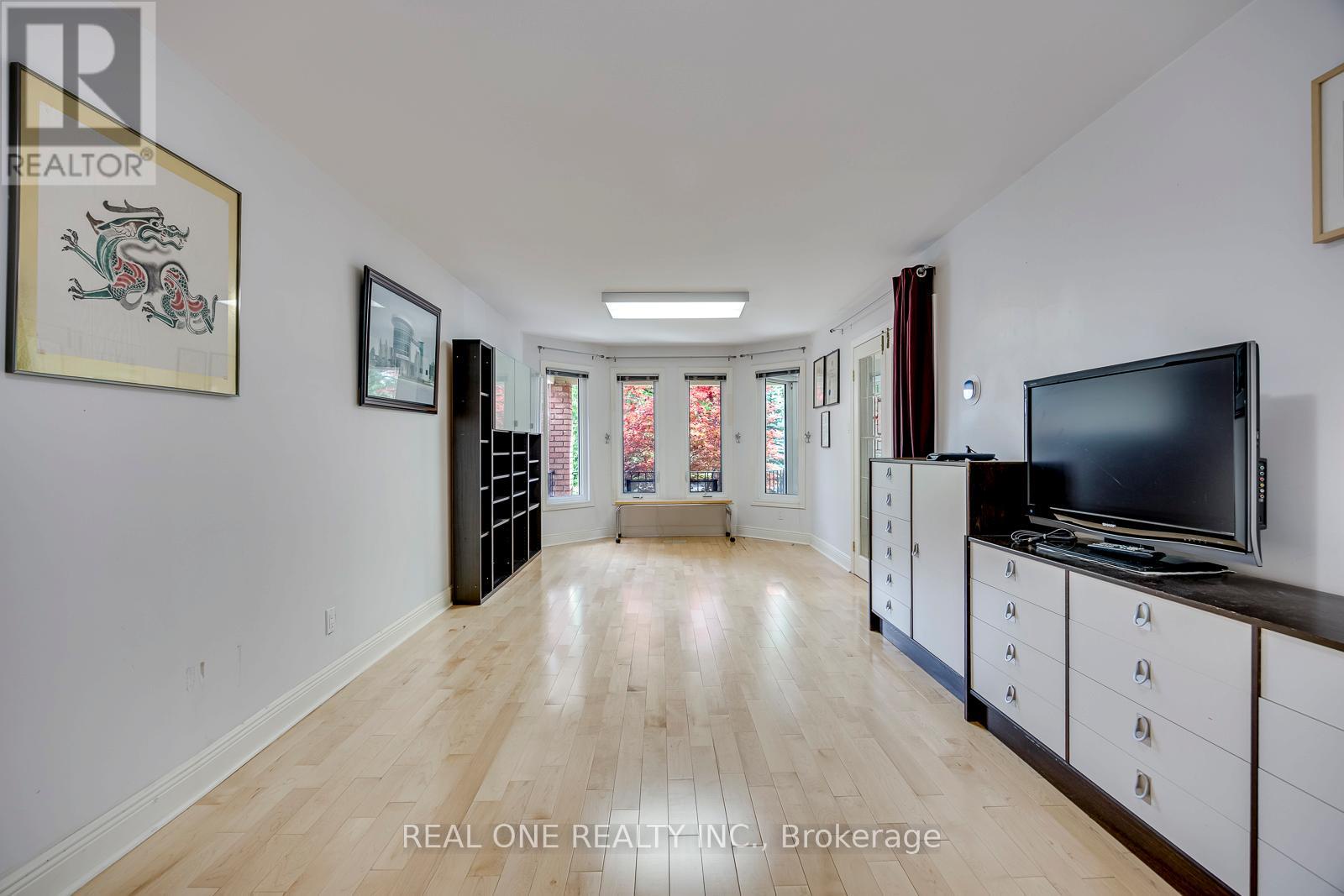 71 Stock Avenue, Toronto (islington-city Centre West), Ontario