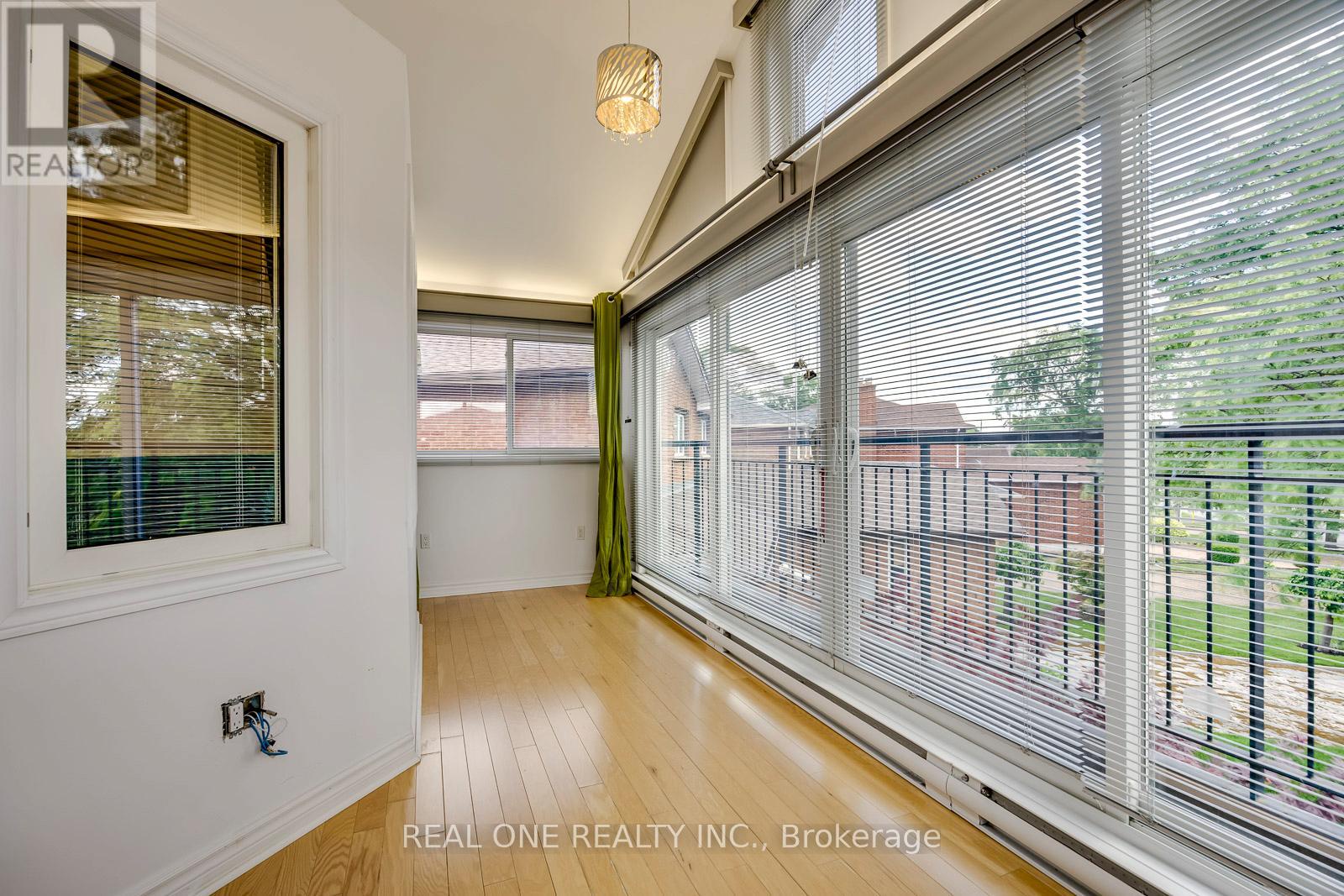 71 Stock Avenue, Toronto (islington-city Centre West), Ontario