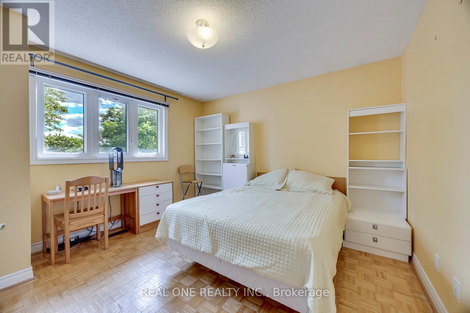 71 Stock Avenue, Toronto (islington-city Centre West), Ontario
