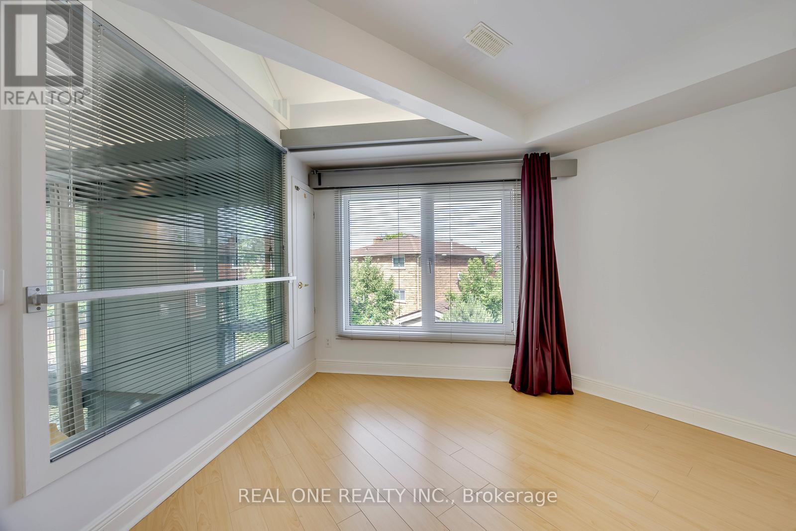 71 Stock Avenue, Toronto (islington-city Centre West), Ontario