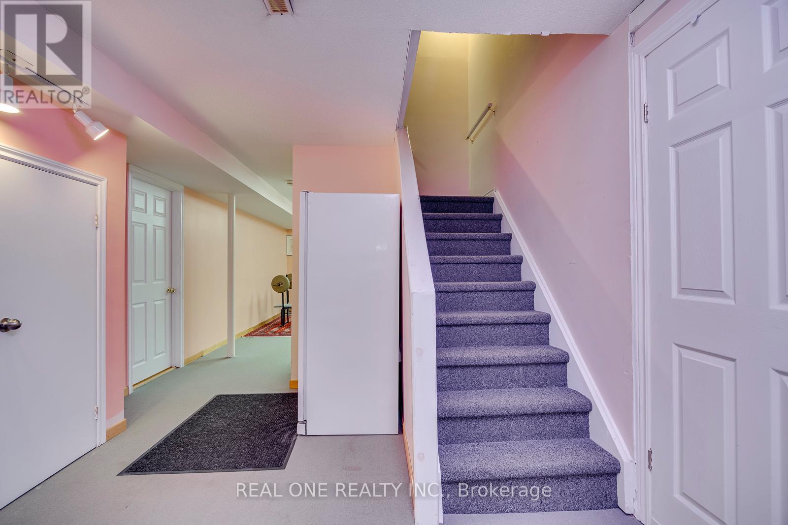 71 Stock Avenue, Toronto (islington-city Centre West), Ontario